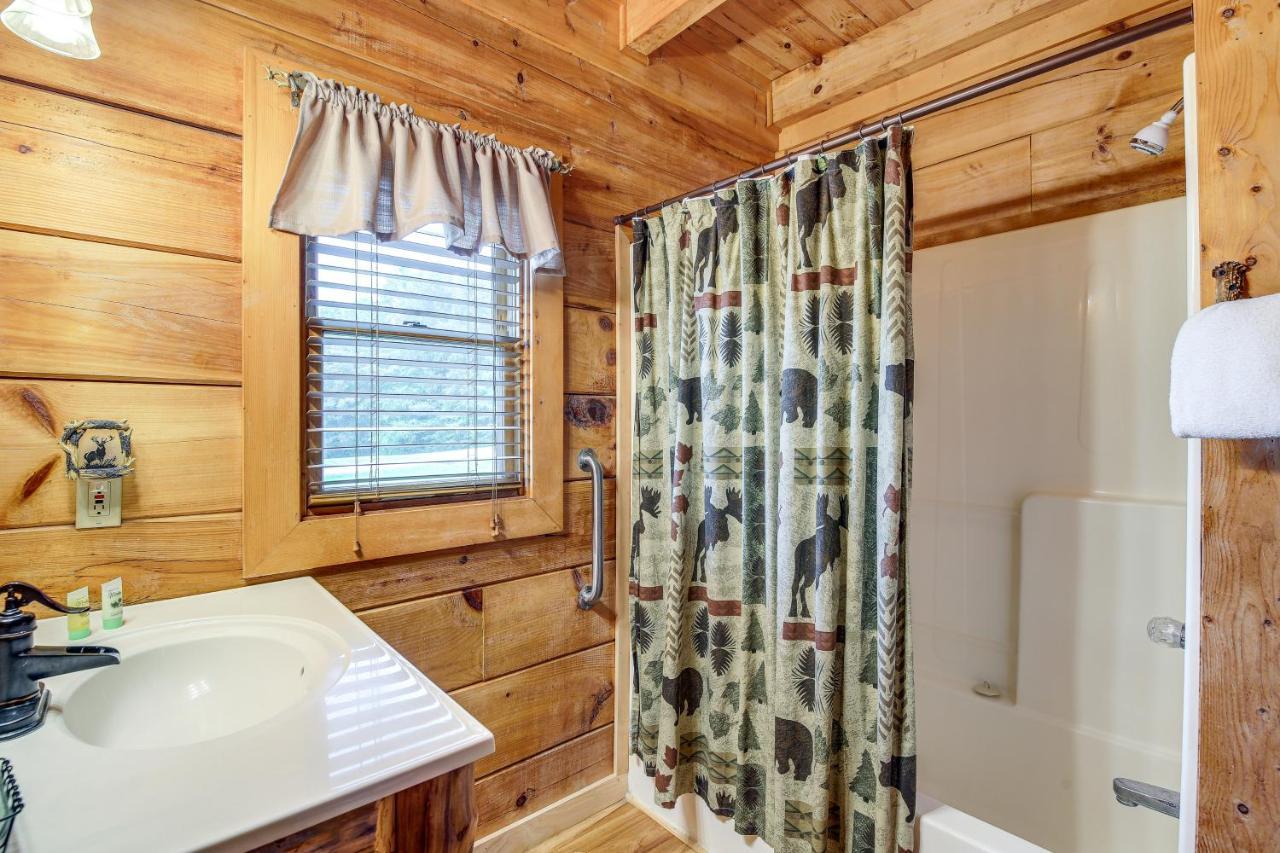 Sevierville Cabin With Wraparound Deck And Lake Access Exterior foto